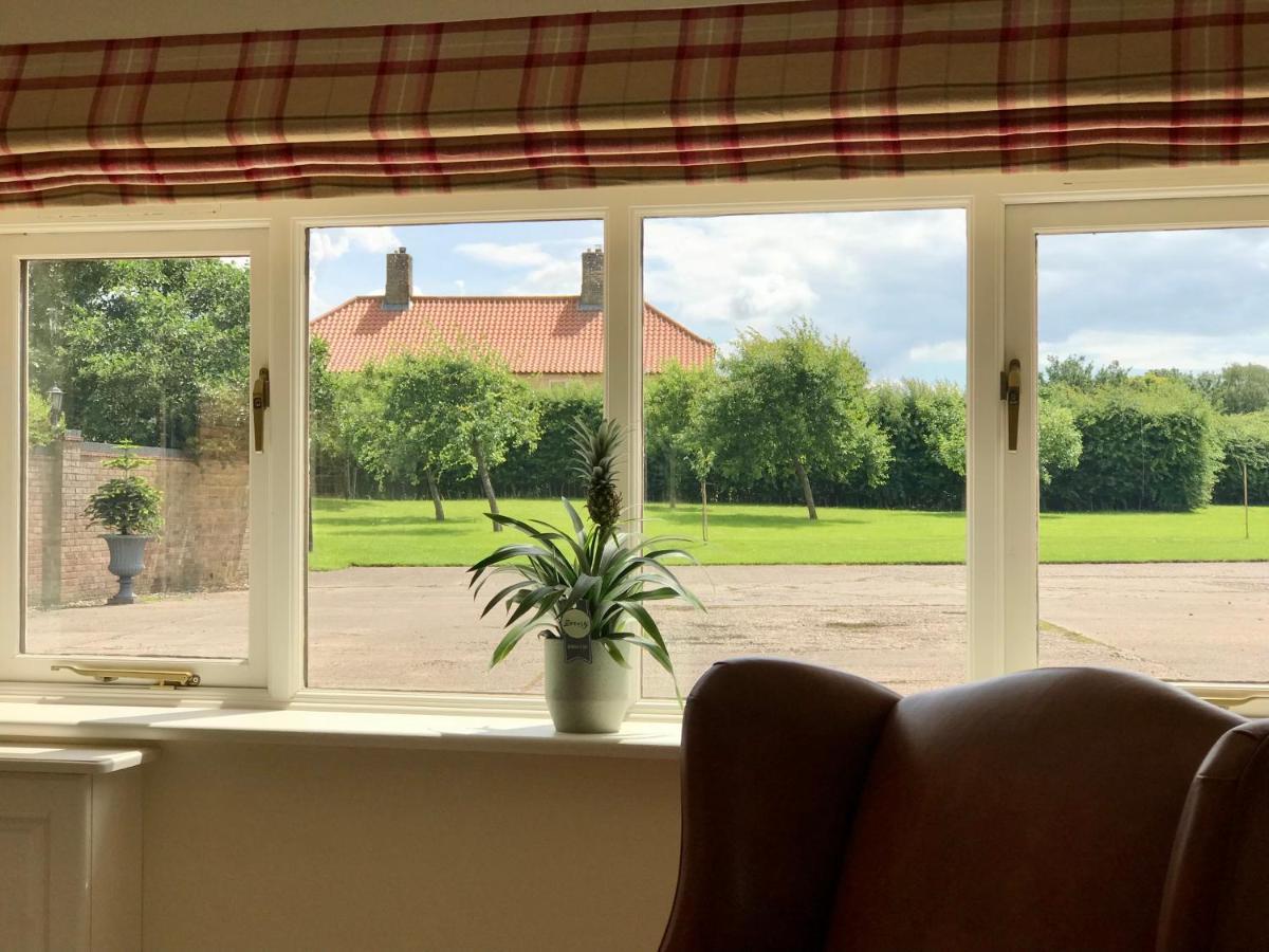 Charming Hen Cottage Countryside Retreat Lincoln Newball Exterior foto