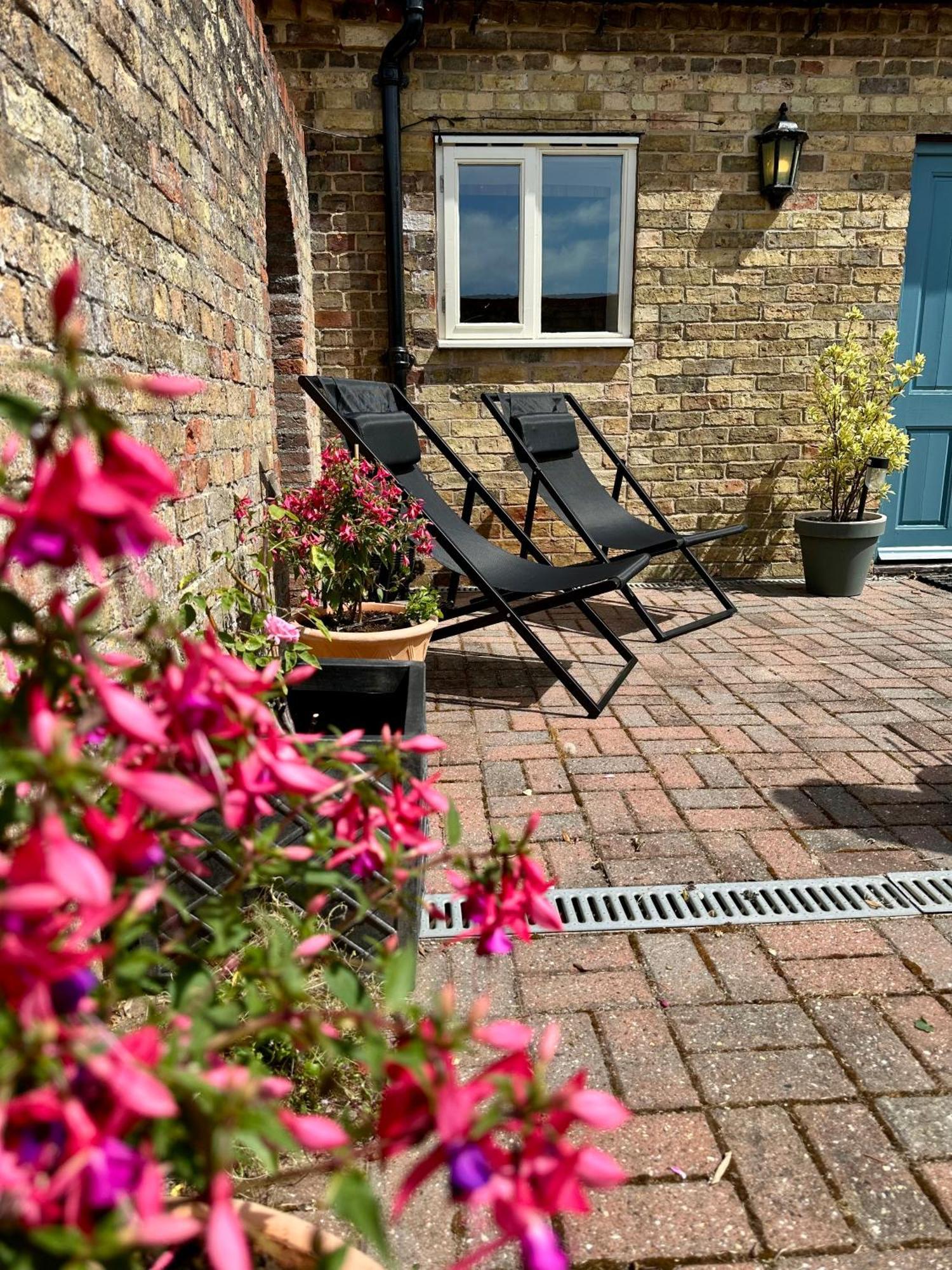 Charming Hen Cottage Countryside Retreat Lincoln Newball Exterior foto